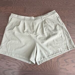 32 Degrees Size 2XL Cool Pull On Women's Casual Shorts Green comfort NWT